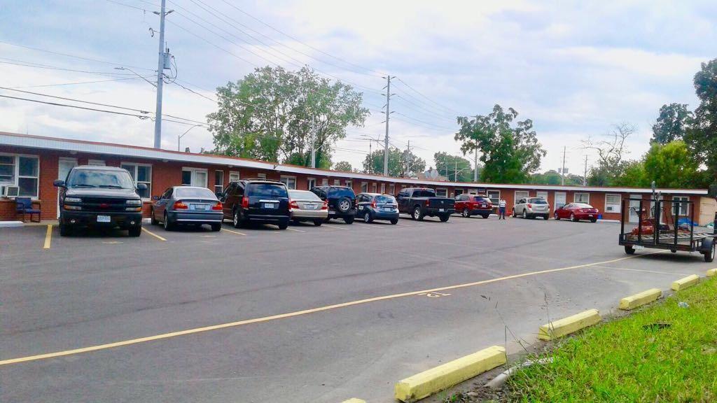 Leisure Motel Windsor Exterior foto